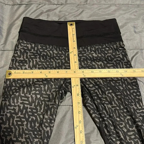 Lululemon Run Inspire Crop Luxtreme BlockIt Pocket Sz 4 - Picture 10 of 16